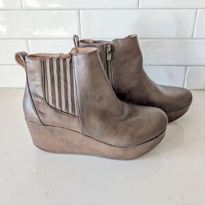 Yellow Box Brown Belin Ankle Wedge Booties Size 9